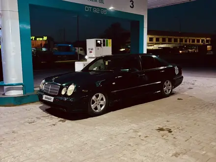 Mercedes-Benz E 280 1998 года за 3 000 000 тг. в Шымкент