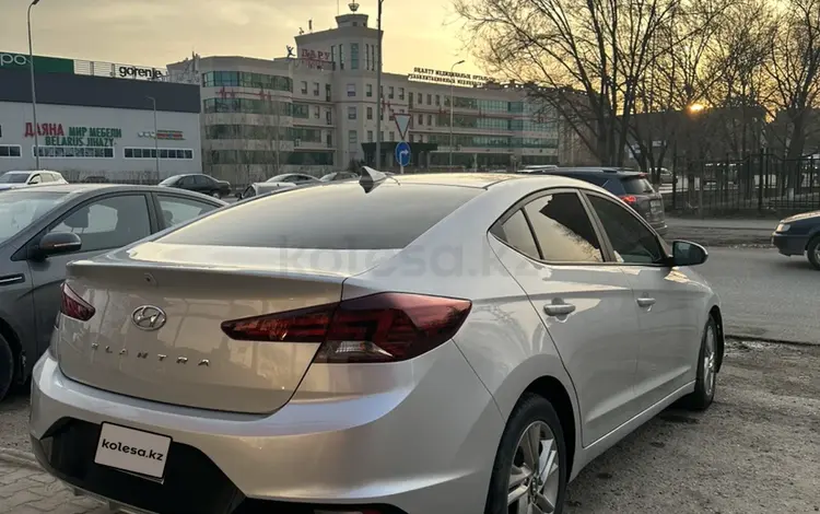 Hyundai Elantra 2018 года за 5 800 000 тг. в Актобе