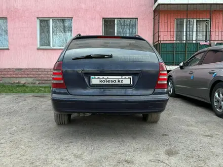 Mercedes-Benz C 180 2002 года за 2 600 000 тг. в Алматы – фото 2