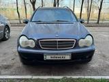 Mercedes-Benz C 180 2002 года за 2 600 000 тг. в Алматы