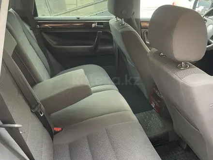 Volkswagen Touareg 2004 года за 4 600 000 тг. в Алматы – фото 6