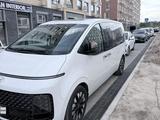 Hyundai Staria 2025 годаүшін25 500 000 тг. в Алматы – фото 2