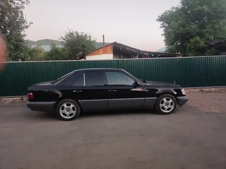 Mercedes-Benz E 200 1995 года за 3 000 000 тг. в Алматы – фото 5