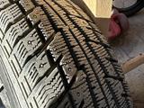 Железные диски с зимней шиповонной резиной 225/65/17 за 120 000 тг. в Алматы – фото 3