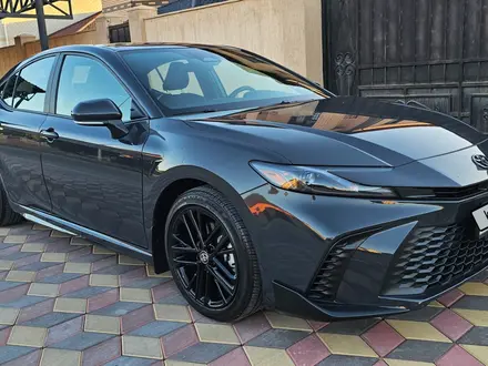 Toyota Camry 2024 года за 22 500 000 тг. в Актау