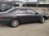 Toyota Camry 2000 года за 3 700 000 тг. в Актобе – фото 3