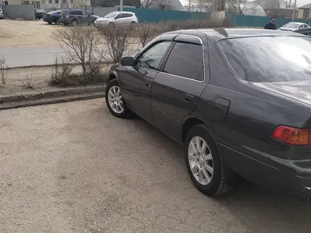 Toyota Camry 2000 года за 3 700 000 тг. в Актобе – фото 4