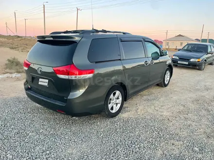 Toyota Sienna 2012 года за 9 000 000 тг. в Атырау – фото 4