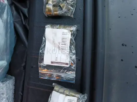 На Тойота прогресс клапан сальник и прокладка крышки новая за 10 000 тг. в Усть-Каменогорск – фото 4