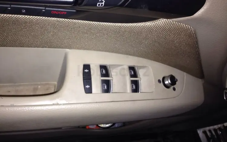 Пульт кнопки стеклоподьемника на левый руль двери за 12 500 тг. в Алматы