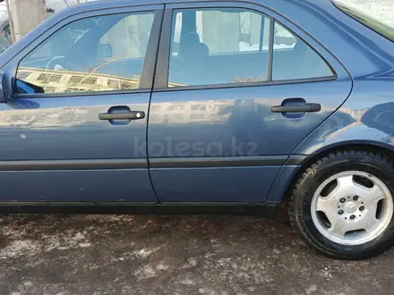 Mercedes-Benz C 180 1994 года за 2 000 000 тг. в Астана – фото 10