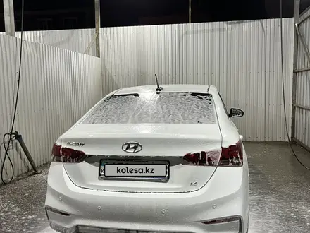 Hyundai Accent 2018 года за 7 000 000 тг. в Тараз – фото 4