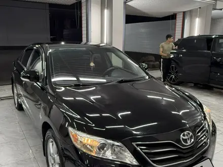 Toyota Camry 2010 года за 6 900 000 тг. в Тараз – фото 2