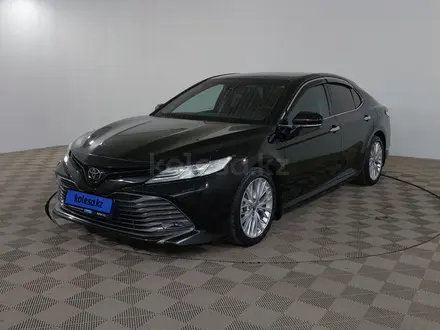 Toyota Camry 2018 года за 13 270 000 тг. в Шымкент