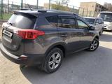 Toyota RAV4 2015 года за 10 500 000 тг. в Жанаозен – фото 2