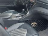 Toyota Camry 2021 года за 13 000 000 тг. в Шымкент – фото 4