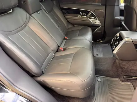 Land Rover Range Rover Autobiography 2022 года за 86 990 000 тг. в Алматы – фото 13