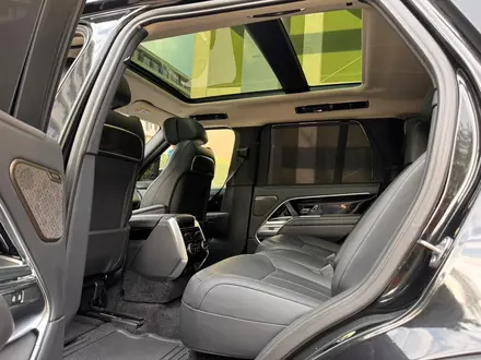 Land Rover Range Rover Autobiography 2022 года за 86 990 000 тг. в Алматы – фото 38