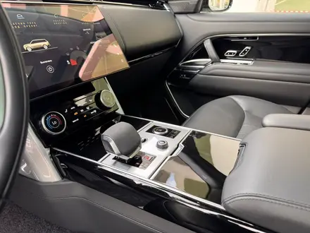 Land Rover Range Rover Autobiography 2022 года за 86 990 000 тг. в Алматы – фото 23