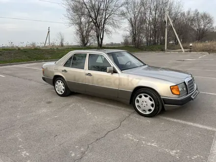 Mercedes-Benz E 260 1992 года за 1 600 000 тг. в Алматы – фото 18