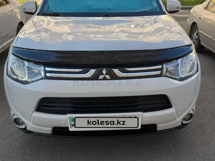 Mitsubishi Outlander 2012 года за 8 200 000 тг. в Павлодар