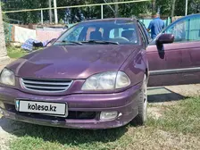 Toyota Avensis, 1999