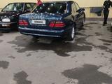 Mercedes-Benz E 230 1995 года за 2 300 000 тг. в Шымкент – фото 2