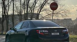 Toyota Camry 2014 года за 10 000 000 тг. в Караганда – фото 2