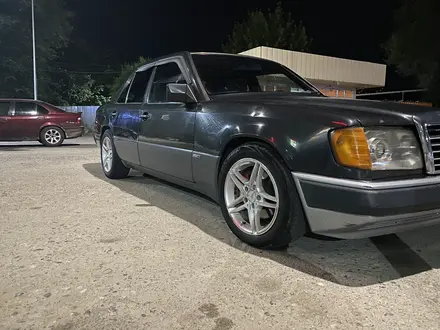 Mercedes-Benz E 300 1991 года за 1 600 000 тг. в Алматы