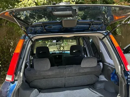 Honda CR-V 1998 года за 3 650 000 тг. в Алматы – фото 9