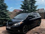 Toyota Sienna 2015 года за 13 900 000 тг. в Караганда