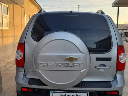 Chevrolet Niva 2015 года за 3 500 000 тг. в Актау – фото 3