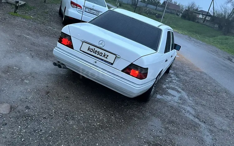 Mercedes-Benz E 280 1993 годаfor2 800 000 тг. в Алматы