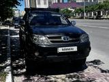 Toyota Fortuner 2006 года за 8 900 000 тг. в Жанаозен – фото 2