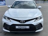 Toyota Camry 2021 года за 15 500 000 тг. в Уральск