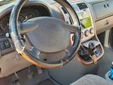 Kia Carnival 2002 годаүшін1 500 000 тг. в Шахтинск – фото 3