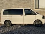 Volkswagen Transporter 2010 года за 8 440 000 тг. в Шымкент – фото 2
