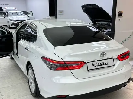 Toyota Camry 2019 года за 14 000 000 тг. в Алматы – фото 32