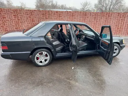 Mercedes-Benz E 200 1993 года за 1 600 000 тг. в Алматы – фото 7