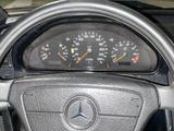 Mercedes-Benz C 220 1995 года за 2 650 000 тг. в Караганда – фото 3