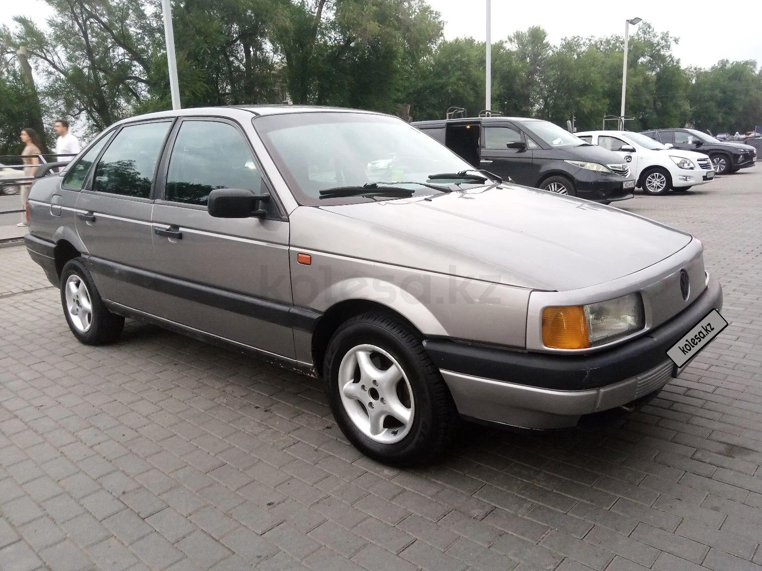 Volkswagen Passat 1992 г.