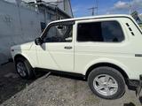 ВАЗ (Lada) Lada 2121 1999 годаүшін2 400 000 тг. в Петропавловск – фото 4