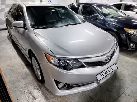 Toyota Camry 2014 года за 8 800 000 тг. в Астана – фото 2