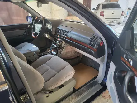 Mercedes-Benz S 320 1997 года за 3 800 000 тг. в Актау – фото 28