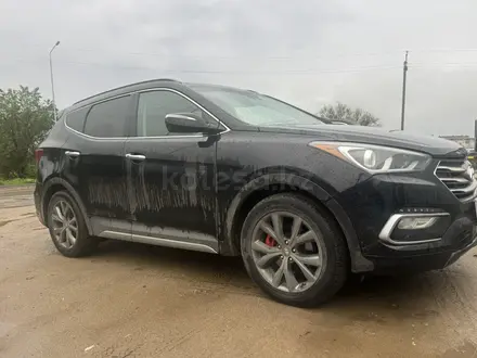 Hyundai Santa Fe 2017 года за 8 000 000 тг. в Актобе