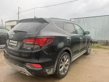 Hyundai Santa Fe 2017 года за 8 000 000 тг. в Актобе – фото 3