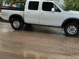 Nissan Navara 2000 года за 3 500 000 тг. в Караганда
