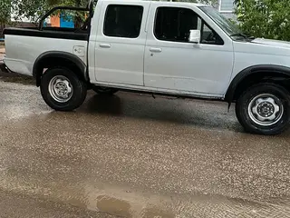 Nissan Navara, 2000
