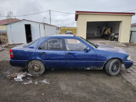 Mercedes-Benz C 180 1995 года за 1 800 000 тг. в Сатпаев – фото 5