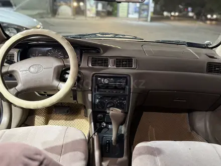 Toyota Camry 1999 года за 2 550 000 тг. в Шымкент – фото 11